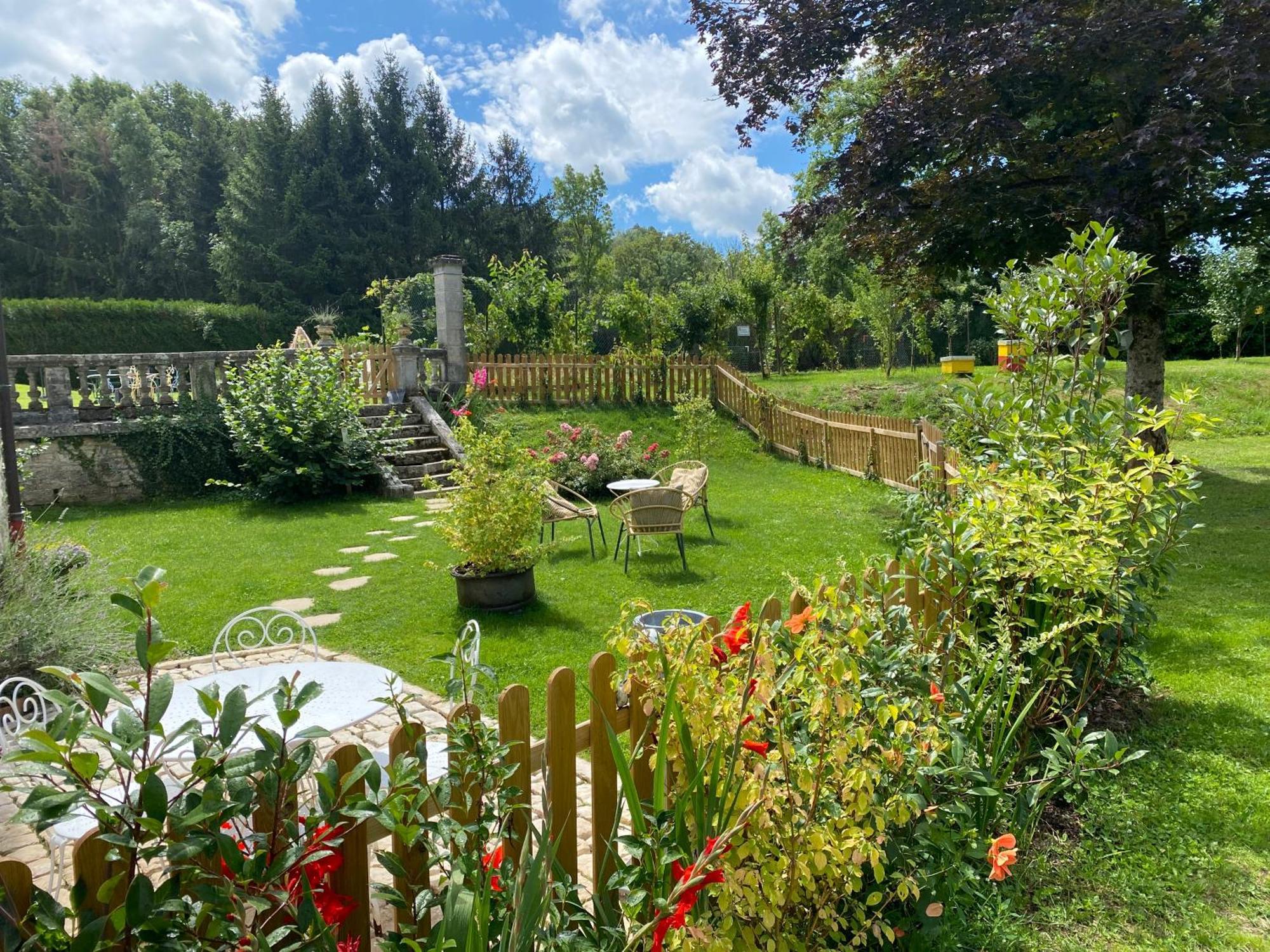 Le Colombier De Malpas Bed & Breakfast Quingey Екстериор снимка