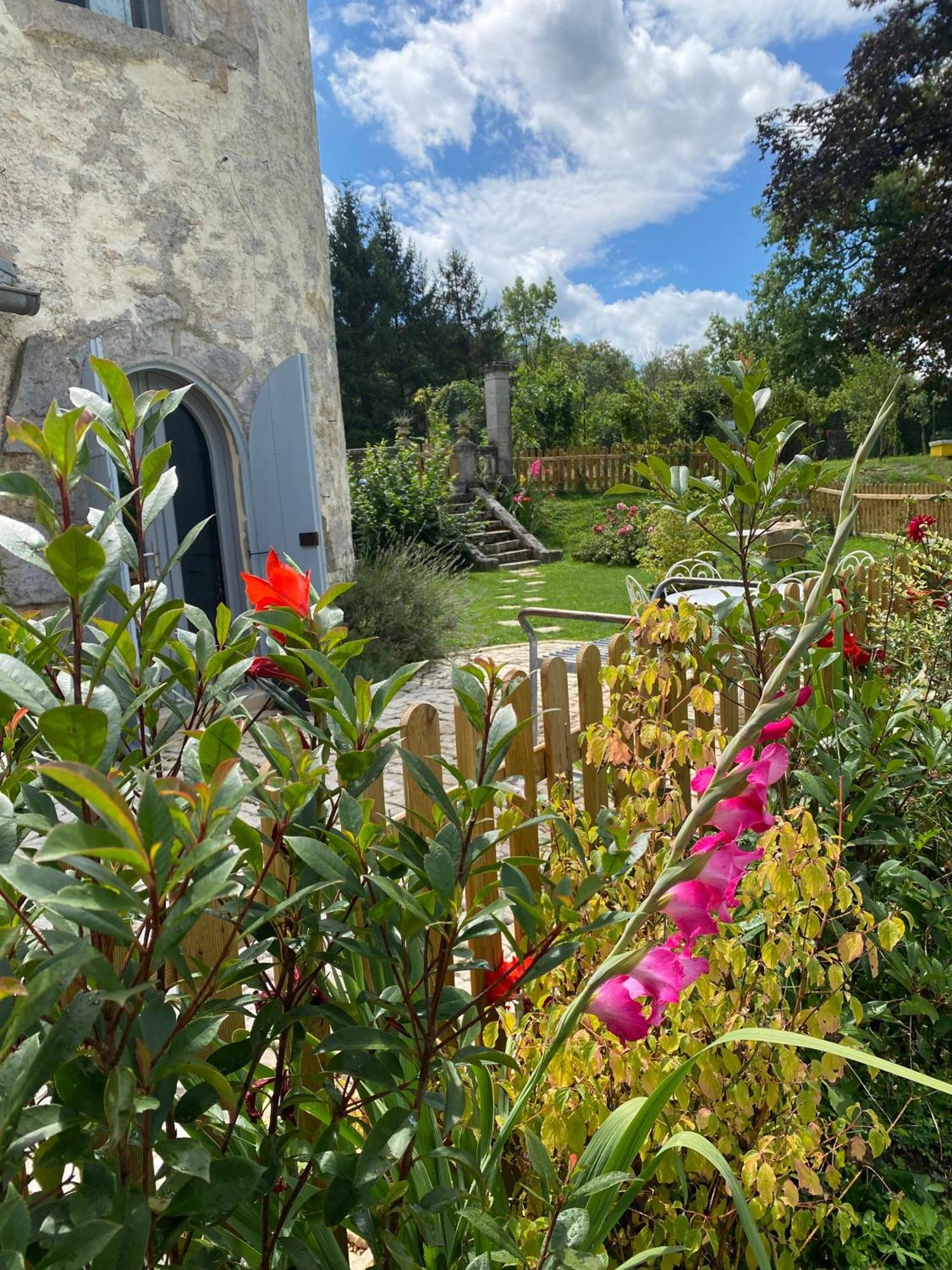 Le Colombier De Malpas Bed & Breakfast Quingey Екстериор снимка