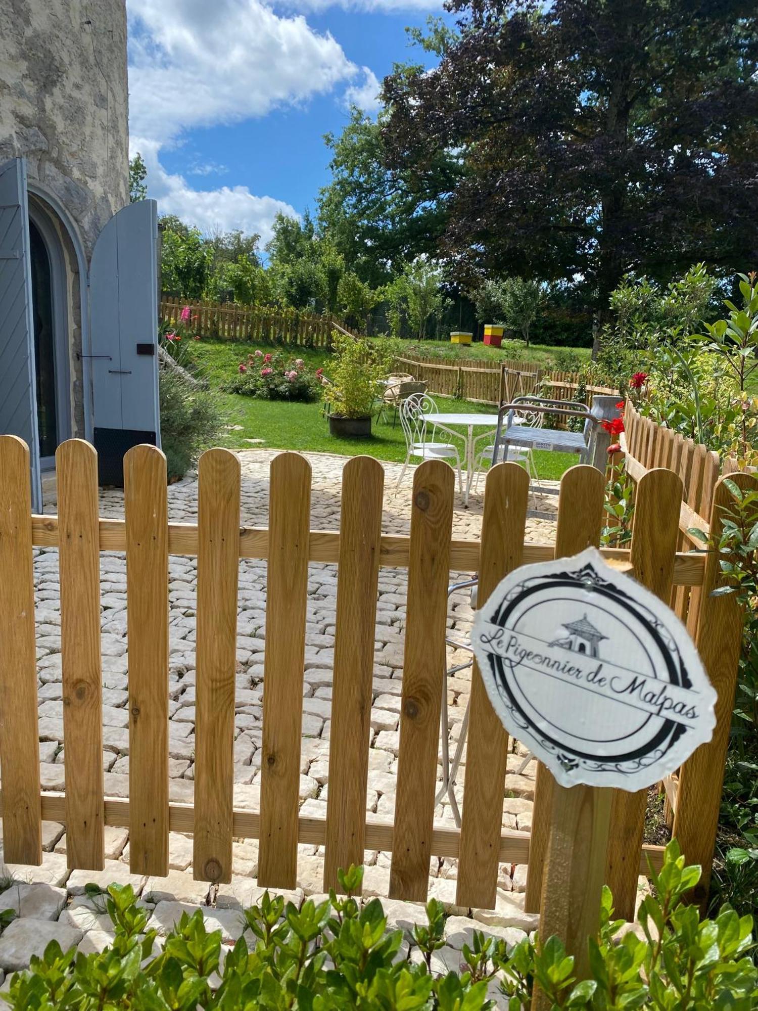 Le Colombier De Malpas Bed & Breakfast Quingey Екстериор снимка