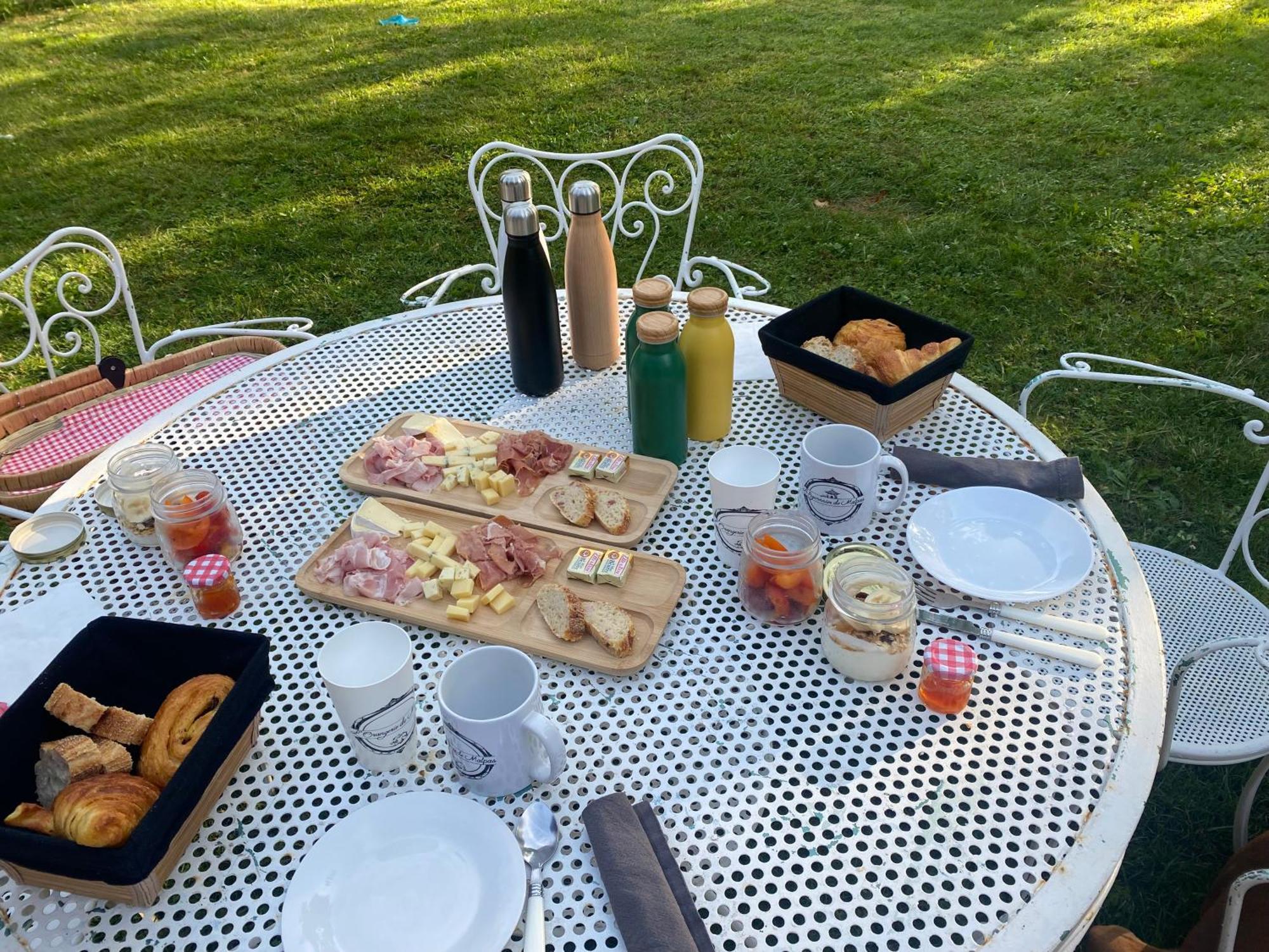 Le Colombier De Malpas Bed & Breakfast Quingey Екстериор снимка
