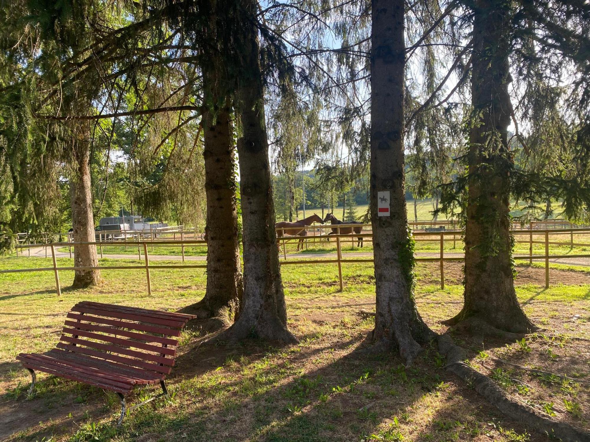 Le Colombier De Malpas Bed & Breakfast Quingey Екстериор снимка